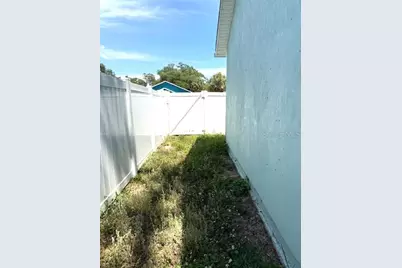 1931 10th Street S, Saint Petersburg, FL 33705 - Photo 17