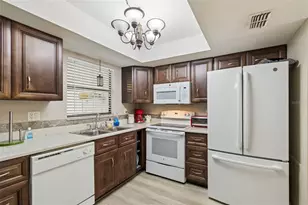 1319 Abbey Crescent Ln, Clearwater, FL 33759 - Photo 11