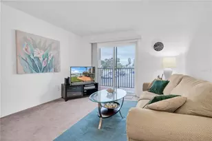 10365 Paradise Blvd, Treasure Island, FL 33706 - Photo 9