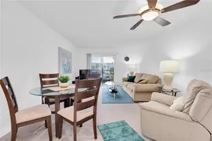 10365 Paradise Blvd, Treasure Island, FL 33706 - Photo 5