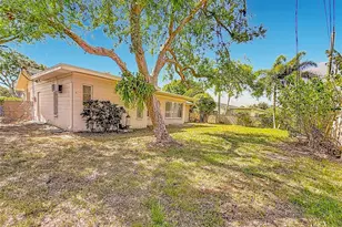 211 NW Monroe Cir N, Saint Petersburg, FL 33702 - Photo 27