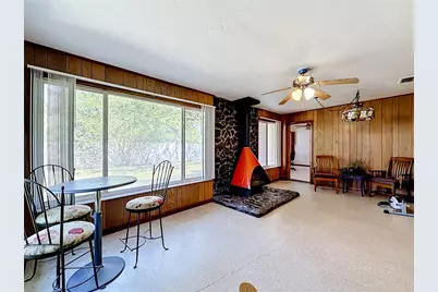 211 NW Monroe Circle N, Saint Petersburg, FL 33702 - Photo 3