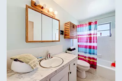 211 NW Monroe Circle N, Saint Petersburg, FL 33702 - Photo 23