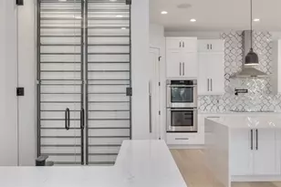 6012 Kipps Colony Dr E, Gulfport, FL 33707 - Photo 17
