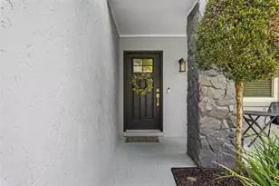 2728 Lakeville Dr, Tampa, FL 33618 - Photo 3