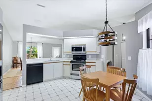 2519 Wood Oak Dr, Sarasota, FL 34232 - Photo 13