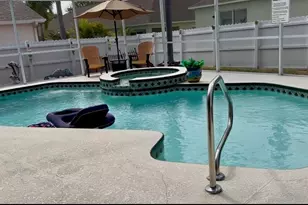 10632 Lake Vista Dr, Seminole, FL 33772 - Photo 5