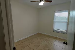 9010 Dacena Villa Pl, Tampa, FL 33635 - Photo 7