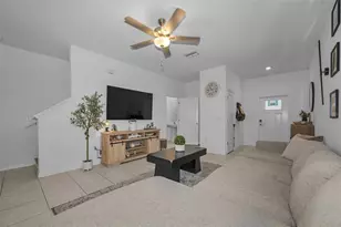 8291 Crescent Oaks Dr, New Port Richey, FL 34655 - Photo 11