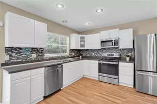 14006 Cascade Ln, Tampa, FL 33618 - Photo 5