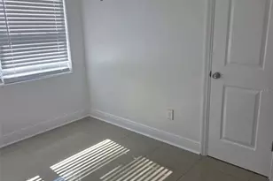 8704 N Renfrew Pl, Tampa, FL 33604 - Photo 11