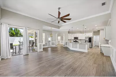 12422 Creek Edge Drive, Riverview, FL 33579 - Photo 9