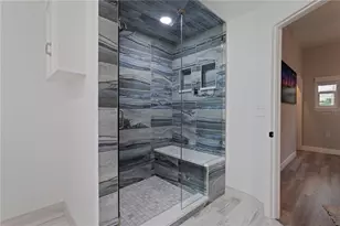100 4th Ave S, Saint Petersburg, FL 33701 - Photo 19
