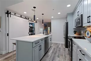 100 4th Ave S, Saint Petersburg, FL 33701 - Photo 7