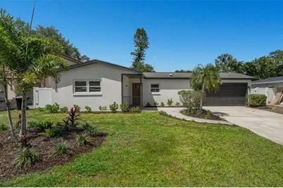 1715 Delaware Avenue NE, Saint Petersburg, FL 33703 - Photo 1