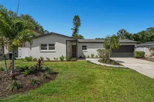 1715 Delaware Ave NE, Saint Petersburg, FL 33703 - Photo 1