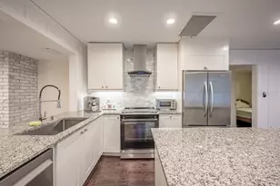 1837 Worrington St, Sarasota, FL 34231 - Photo 5