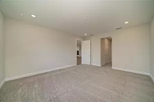 9806 Leaf Grn Ln, Dade City, FL 33525 - Photo 5