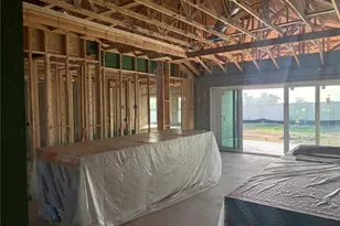 9806 Leaf Grn Ln, Dade City, FL 33525 - Photo 3