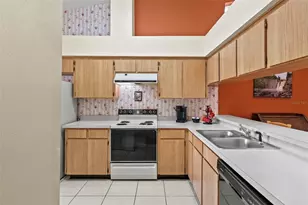 8601 Twin Farms Pl, Tampa, FL 33635 - Photo 13