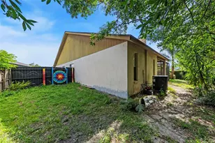 8601 Twin Farms Pl, Tampa, FL 33635 - Photo 21