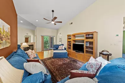 8601 Twin Farms Pl, Tampa, FL 33635 - Photo 9