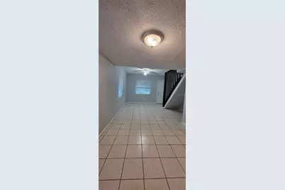 10225 N Ojus Drive, Tampa, FL 33617 - Photo 3