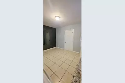 10225 N Ojus Drive, Tampa, FL 33617 - Photo 7