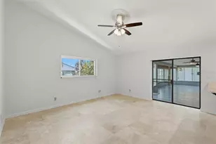 2300 S Shore Dr SE, Saint Petersburg, FL 33705 - Photo 21