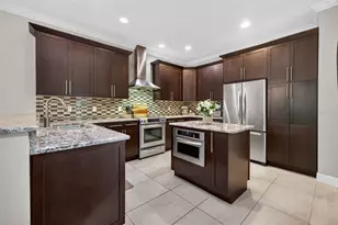 252 Valencia Cir, Saint Petersburg, FL 33716 - Photo 13