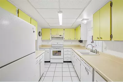 647 Fort Duquesna Drive, Sun City Center, FL 33573 - Photo 13
