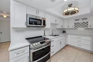 3139 38th St S, Saint Petersburg, FL 33711 - Photo 9