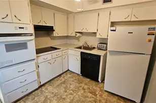 2457 Ecuadorian Way, Clearwater, FL 33763 - Photo 11