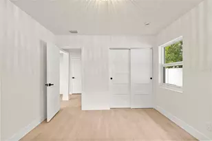 7042 Dartmouth Ave N, Saint Petersburg, FL 33710 - Photo 31