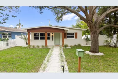 7042 Dartmouth Avenue N, Saint Petersburg, FL 33710 - Photo 1