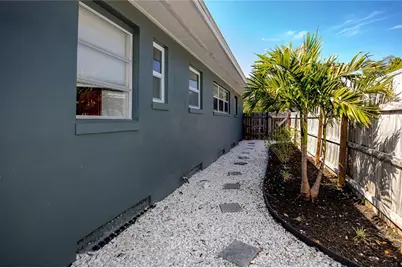 630 Jasmine Way S, Saint Petersburg, FL 33705 - Photo 43
