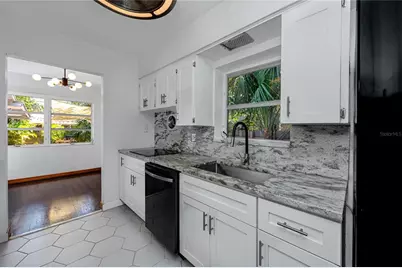 630 Jasmine Way S, Saint Petersburg, FL 33705 - Photo 5