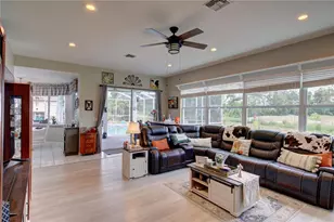 5725 Wedgefield Dr, Zephyrhills, FL 33541 - Photo 11