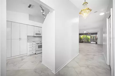 2565 Estancia Boulevard, Clearwater, FL 33761 - Photo 5