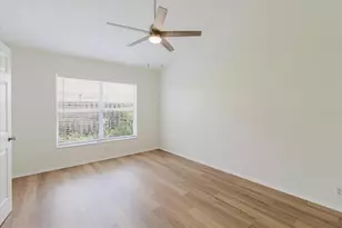 682 Green Valley Rd, Palm Harbor, FL 34683 - Photo 19