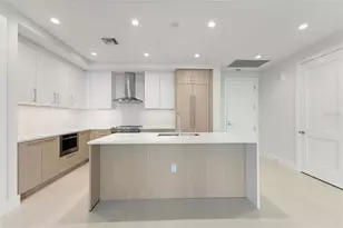 275 1st Ave S, Saint Petersburg, FL 33701 - Photo 5