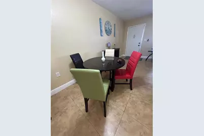 10037 62nd Terrace N #15, Saint Petersburg, FL 33708 - Photo 5