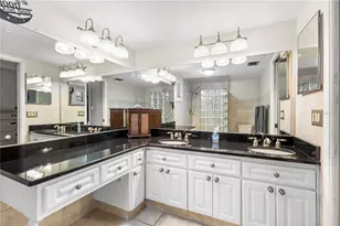 2215 Buena Vista Dr, Clearwater, FL 33764 - Photo 17