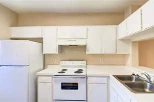 12306 Berkeley Square Dr, Tampa, FL 33626 - Photo 5