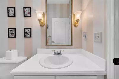 1252 Lyndhurst Greens Drive, Sun City Center, FL 33573 - Photo 23