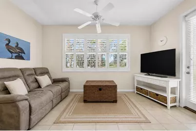 1252 Lyndhurst Greens Drive, Sun City Center, FL 33573 - Photo 13