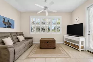 1252 Lyndhurst Greens Dr, Sun City Center, FL 33573 - Photo 13