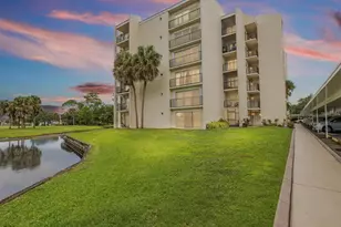 225 Country Club Dr, Largo, FL 33771 - Photo 17