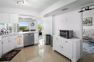 225 Country Club Dr, Largo, FL 33771 - Photo 9