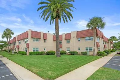 10033 64th Avenue N #4, Saint Petersburg, FL 33708 - Photo 1